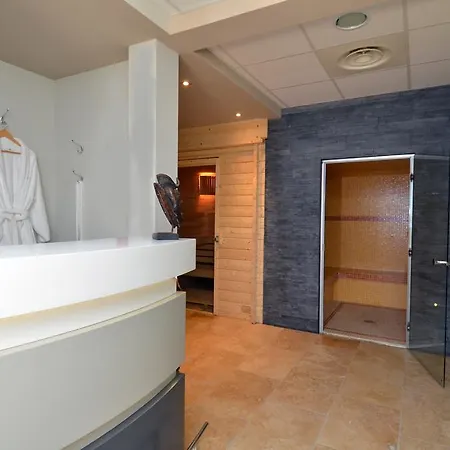 Отель La Toscane 5*